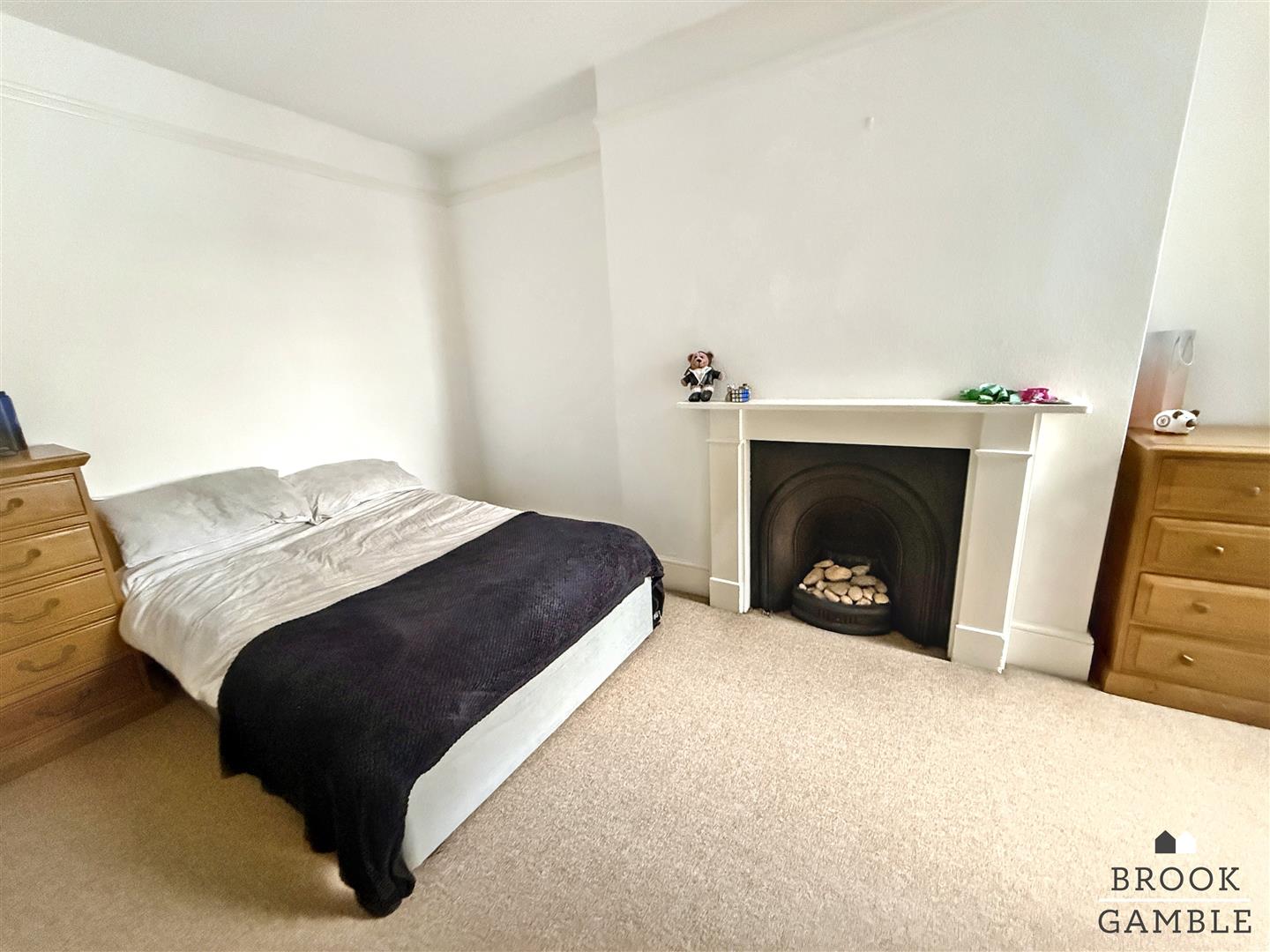 2 Bedroom Apartment. Lascelles Mansions 8-10 in Eastbourne,  4